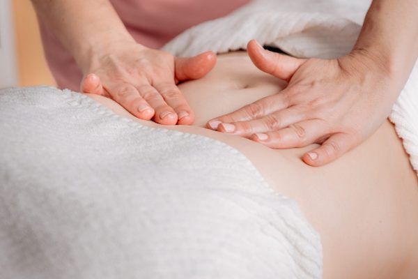Séance de drainage lymphatique doux pour stimuler la circulation, apporter légèreté et favoriser le bien-être général